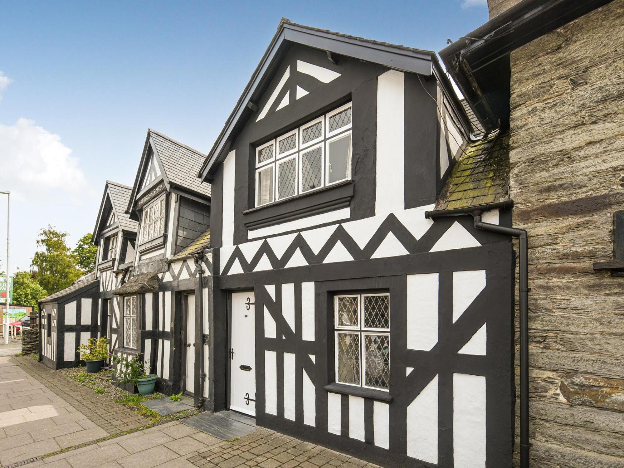 Вілла Bwthyn Llys Machynlleth Old Court House Екстер'єр фото